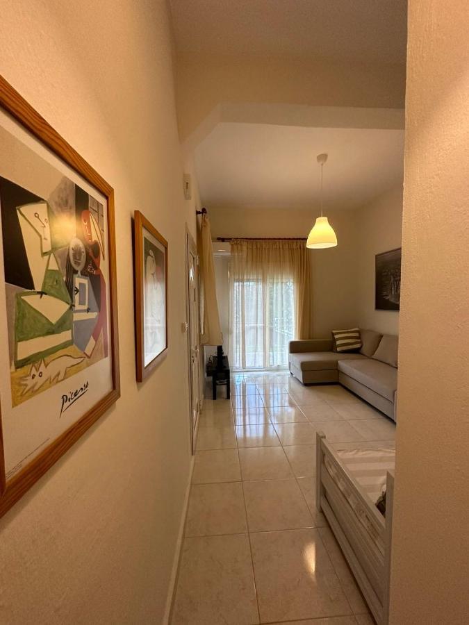 Venice Studios & Apartments สตาวรอส ภายนอก รูปภาพ