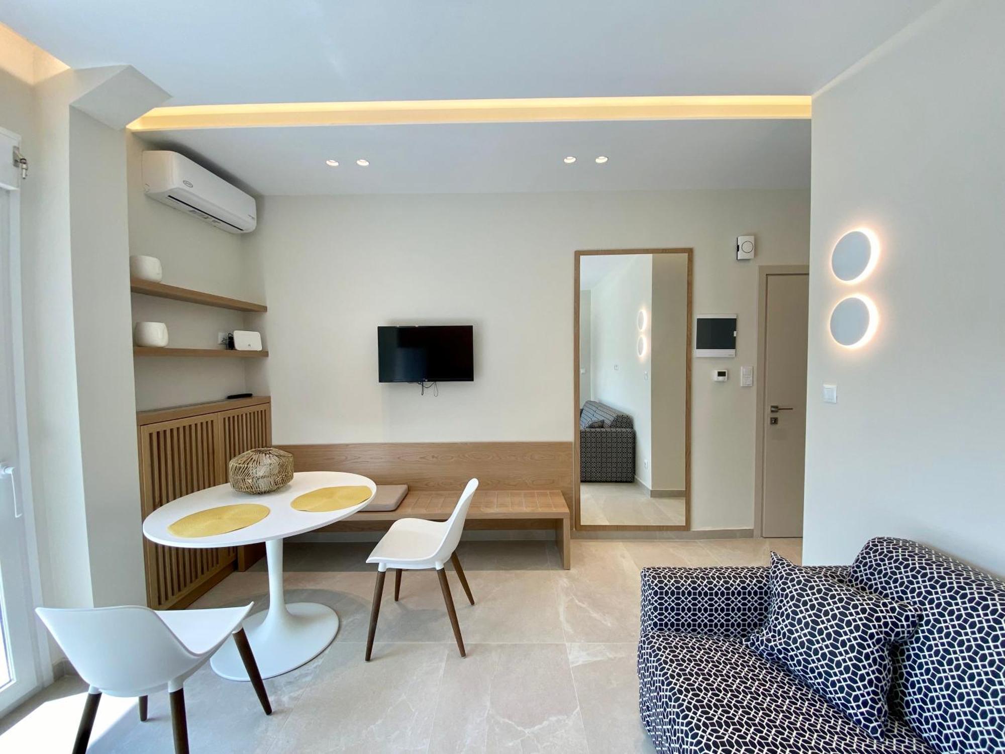 Venice Studios & Apartments สตาวรอส ภายนอก รูปภาพ