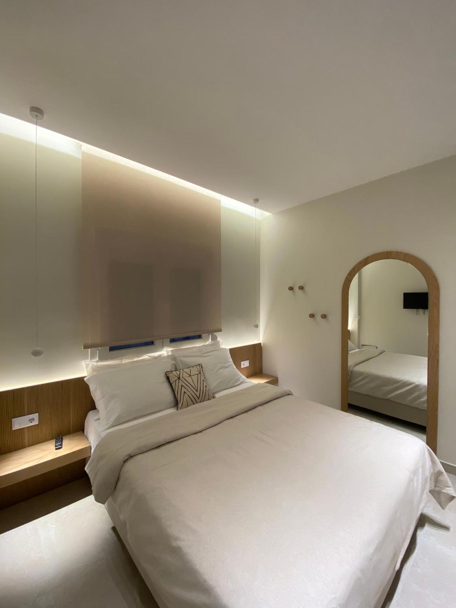 Venice Studios & Apartments สตาวรอส ภายนอก รูปภาพ